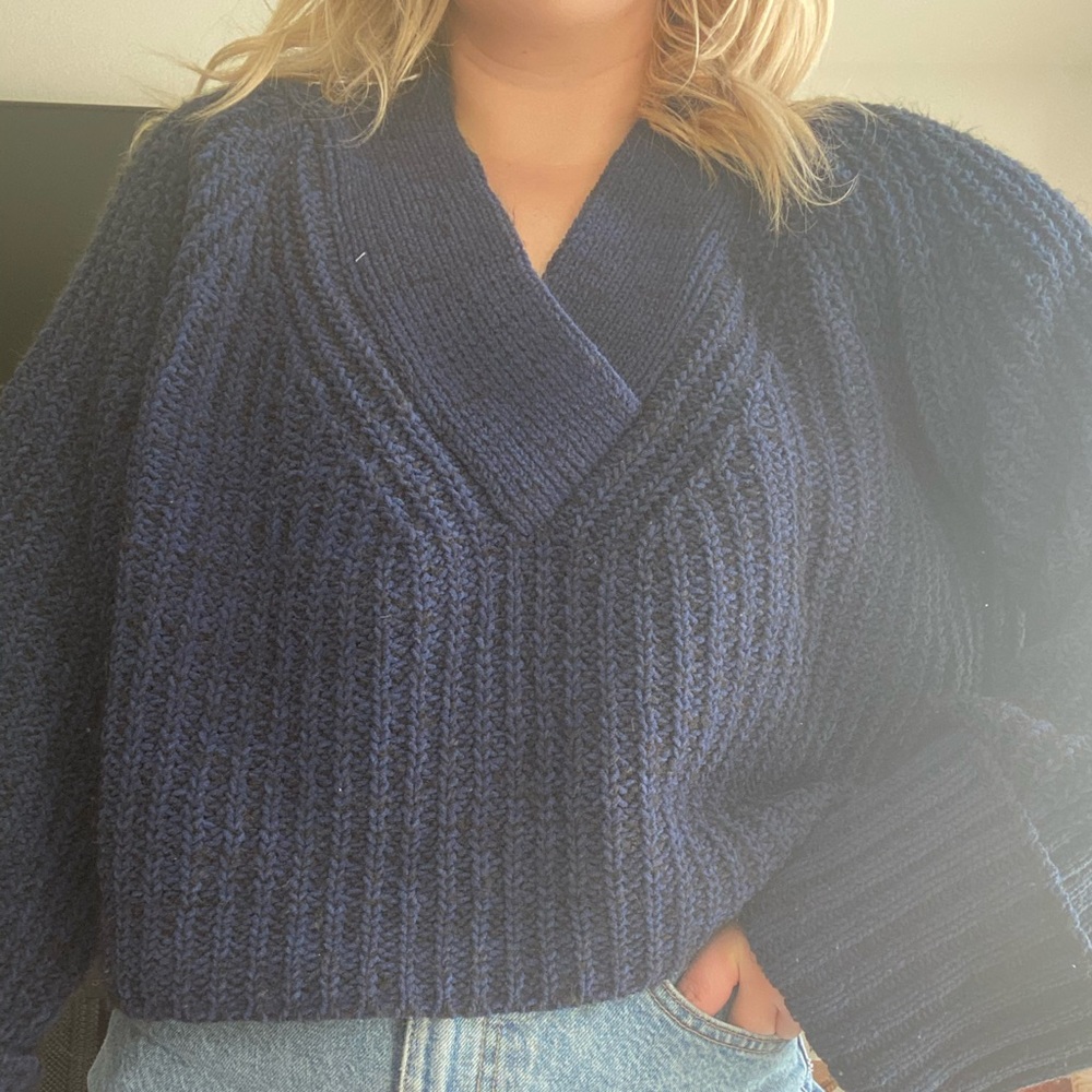 Oversized cropped navy sweater
